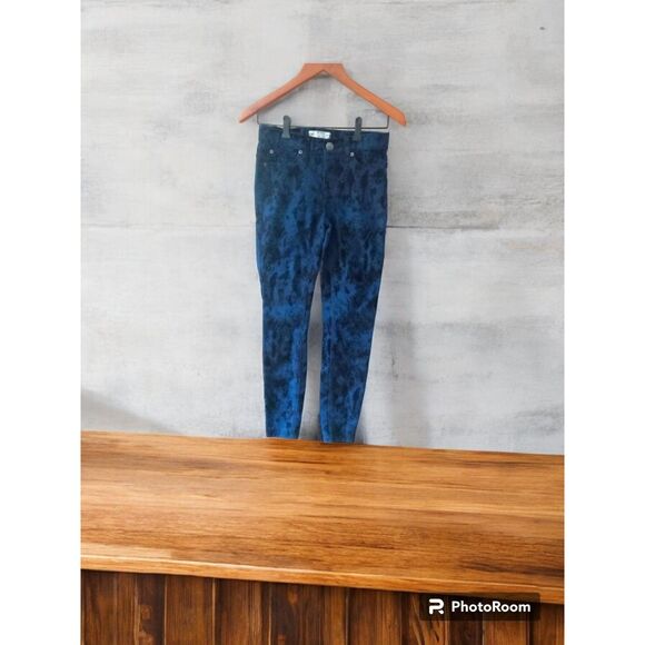 Free People Brocade Flocked Skinny Indigo Blue Floral Jeans Size 24 - Picture 2 of 11